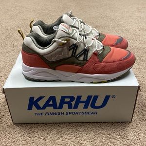 Mens Size 13 Karhu Sneakers
